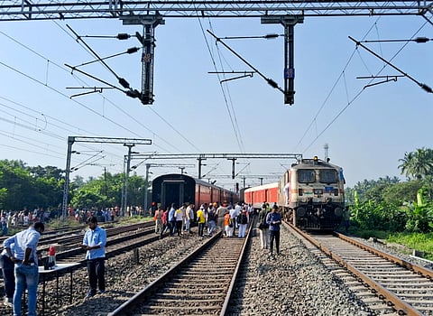 Three coaches of Secunderabad-Shalimar Superfast Express derail near Howrah, no casualty