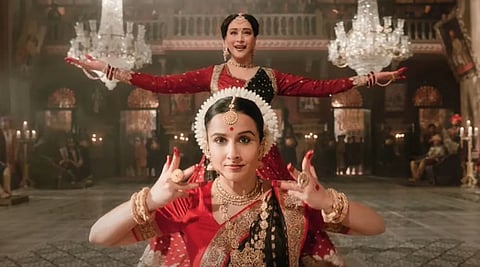 YouTube screengrab from the trailer of 'Bhool Bhulaiyaa 3' starring Vidya Balan and Madhuri Dixit.