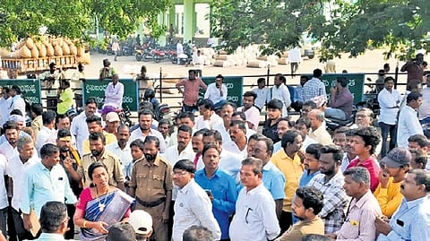 Enumamula Agricultural Market Secretary P Nirmala meets farmers