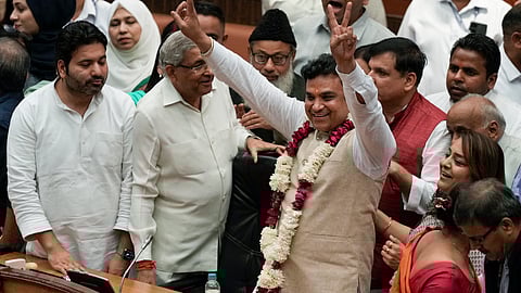 Aam Aadmi Party's (AAP) Mahesh Khichi with former Delhi Mayor Shelly Oberoi, party leader Sanjay Singh and others during celebration after Khichi was elected as the next Mayor of Delhi.