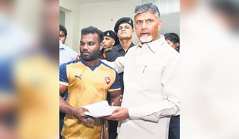 CM Chandrababu Naidu congratulates bodybuilder Nissankararao Ravi Kumar for his achievement.
