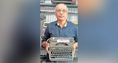 P Venkitarama Iyer with the typewriter used by Mahatma Gandhi’s secretary
R P Parasuram
