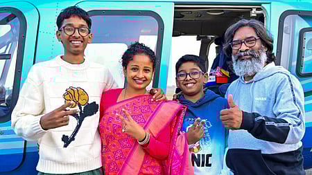 Jharkhand Chief Minister Hemant Soren with wife and JMM leader Kalpana Soren