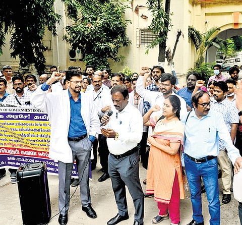 Doctors protesting at Stanley hospital in Chennai on Monday 