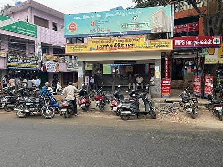 As buses skip Taluk office stop, motorists use it for parking in Vellore