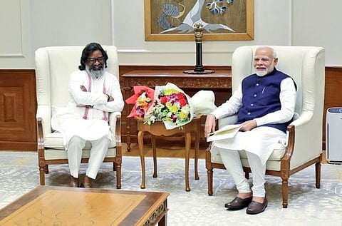 Chief Minister Hemant Soren, accompanied by his wife Kalpana Soren, met with Prime Minister Narendra Modi on Tuesday.