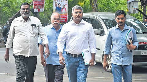 Centre for Liberty president Nalamotu Chakravarthy going to lodge a complaint with  the ACB seeking probe into power deal, in Vijayawada on Tuesday.