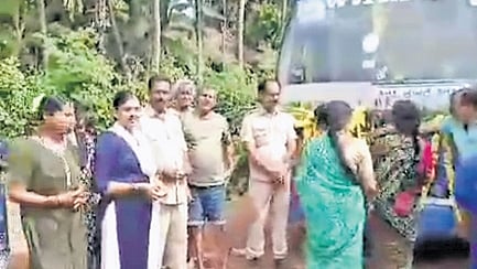 Women offer puja to the mini bus at Therukanalli village in Sirsi taluk 