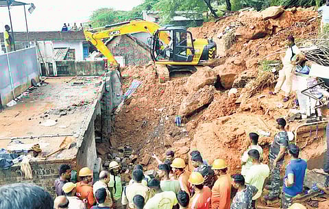 Tiruvannamalai landslide death toll went up to seven on Tuesday with two more bodies recovered from site 