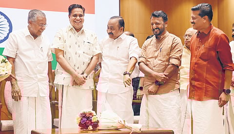 Rotating bouquets at the swearing-in ceremony of newly-elected MLAs sparked laughter. Amid the state’s financial crisis, the same bouquets were passed among guests, including CM Pinarayi Vijayan, Speaker A N Shamseer, and Leader of Opposition VD Satheesan, who made a humorous remark 