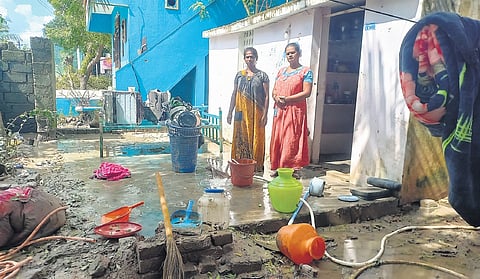 Despite five days after the rains and flooding calamity in Villupuram, several tribal hamlets, and transgender settlements left isolated by the government without food, and other relief measures, on Friday.