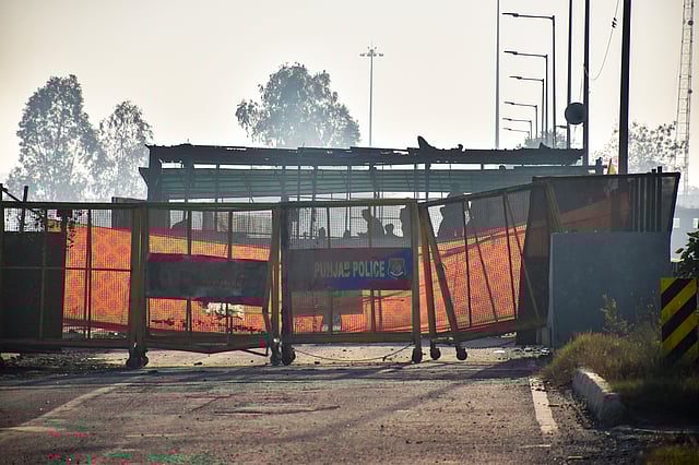  Police barricading at Shambhu border, in Patiala district, Punjab, Friday, Dec. 6, 2024. Farmers to begin their march towards the national capital from Punjab's Shambhu Border on Friday.
