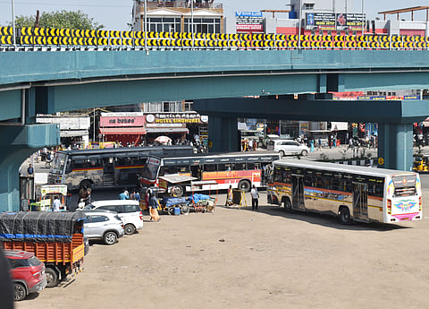 Motorists and commuters proceeding from the Aathupalam on the Ukkadam Flyover have raised concerns as buses have been stopping near the exit of the flyover's down ramp which is blocking the pathway for the road users. 