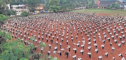 People working out using MEC 7 techniques