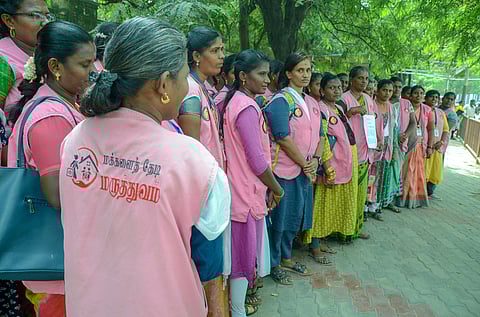 Women Health Volunteers of Makkalai Thedi Maruthuvam scheme petitioned Tirunelveli Collector Dr K P Karthikeyan
