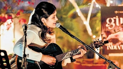 Gini, a young artiste who is now taking her original music to cities across the country as part of her Cozy India Tour. 