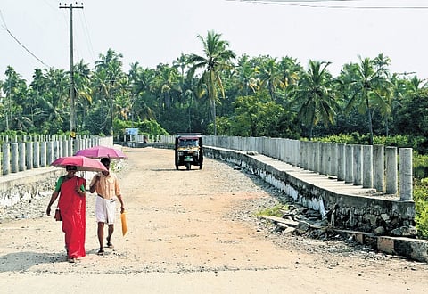 The unfinished approach road in Pizhala 