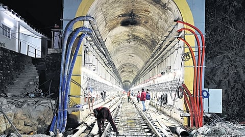 The construction of tunnel T-33 as part of the rail link project.