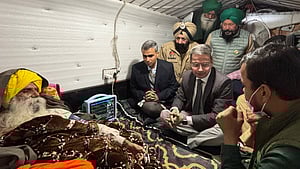 The Supreme Court two days ago, representatives from the Union and Punjab governments met fasting farmer leader Jagjit Singh Dallewal at the Khanauri border