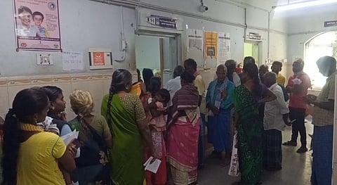 Patients queuing up for treatment at the taluk government hospital in
Iluppur 