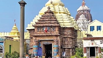 Unauthorised collection of ‘dakshina’ (donation) by placing pots and trays in Srimandir has been stopped