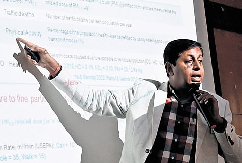 Prof Ashish Verma speaks at the the seminar ‘Misplaced Priorities Of BBMP’s Projects’ at Gandhi Bhavan in Bengaluru 