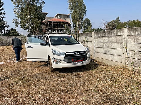 MP: Police, IT officials recover 52 kg gold, around Rs 9.86 cr cash from abandoned car in Bhopal; investigation underway