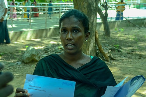 A 22-year-old woman petitioned to Tirunelveli Collector demanding a fair police inquiry into the death of her 26-year-old husband.