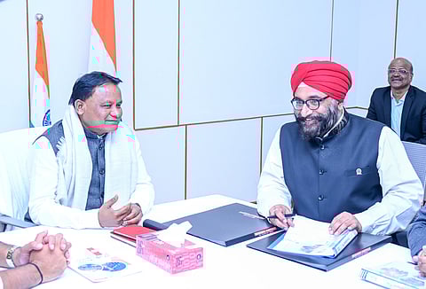 IOCL chairman Arvinder Singh Sahney having a discussion with Chief Minister Mohan Charan Majhi at Lokseva Bhavan in Bhubaneswar on Tuesday (Photo | Express)