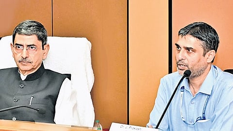 Governor RN Ravi interacting with Anna University officials and students during his visit on Saturday