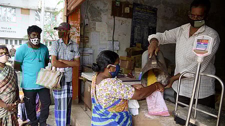 Under the current PDS, beneficiaries face issues such as underweight rations, poor-quality grains, and dealer monopolies that limit their choices.