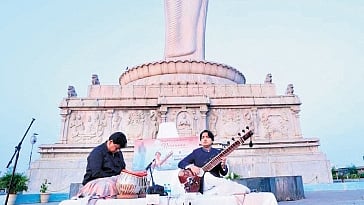 Morning Raaga at Tank Bund: Mehtab Ali Niazi’s soulful sitar recital captivates music lovers