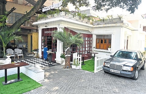 Hermitage is a 100-year-old colonial style building which belonged to the director of the first Kannada talkie