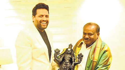 HD Kumaraswamy chaired a meeting with State Industries Minister TG Bharat 