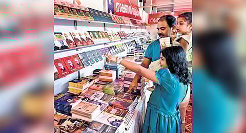 Tharoor now working on Sree Narayana Guru’s biography