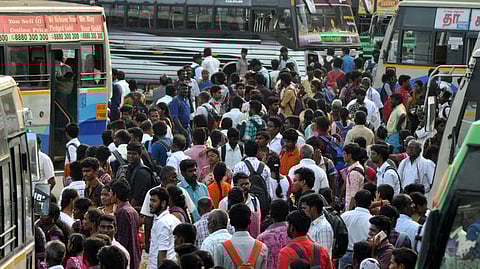 People thronged Salem new bus stand to reach their destinations following Pongal Holidays. 