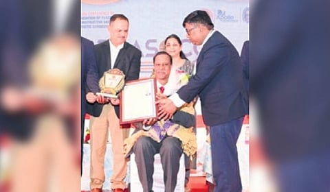 Eminent plastic surgeon Dr Arun Kumar Choudhury was conferred the Lifetime Achievement Award 