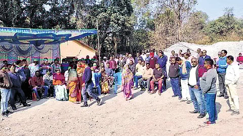 Workers staging a protest in front of BSLC office in Birmitrapur.