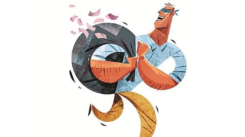 Bike-borne duo kills SBI guard, takes away Rs 93 lakh in Bidar daylight robbery