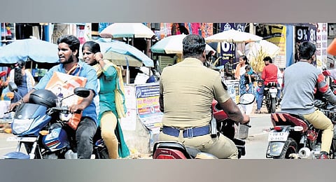 Study reveals low helmet compliance among adult motorists in Tamil Nadu, with only 1 in 4 wearing helmets