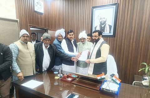 Representatives of Khaps met Haryana Chief Minister Nayab Singh Saini and a memorandum was given 