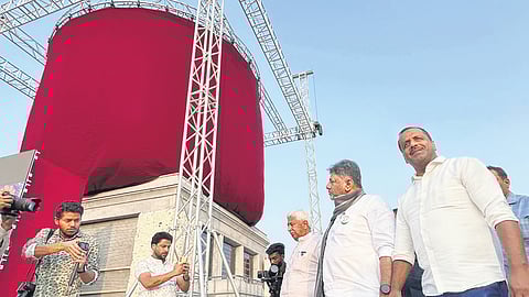 Deputy Chief Minister DK Shivakumar and Assembly Speaker UT Khader, along with party leaders, review preparations for the unveiling of a statue of Mahatma Gandhi scheduled for Tuesday, at Suvarna Vidhana Soudha in Belagavi on Monday