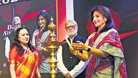 Vice chairperson of Apollo Hospitals Preetha Reddy inaugurating the 31st edition of Devi Awards by lighting the lamp as TNIE’s CEO Lakshmi Menon and editorial director Prabhu Chawla look on