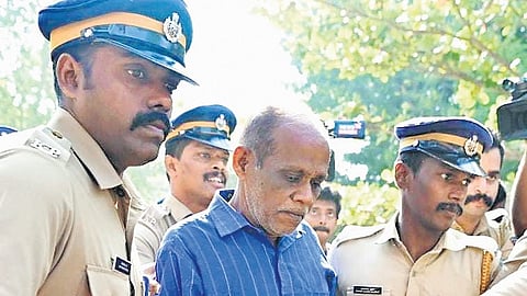 Nenmara double murder case accused Chenthamara being taken to court from Alathur DySP office on Wednesday
