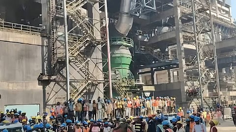 The roof collapsed at the JK Cement Factory in Panna, Madhya Pradesh