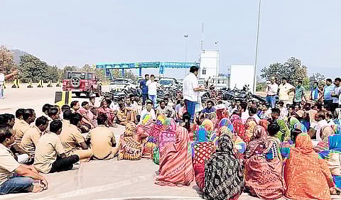 Agitators staging protest near Balani toll gate on Thursday 