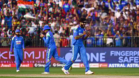 Jadeja spins web as India restrict England to 304 in second ODI