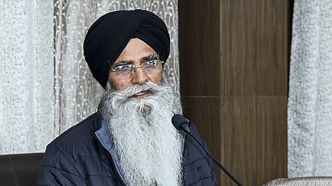 A day after the SGPC)executive committee rejected his resignation, Harjinder Singh Dhami has agreed to resume his duties as SGPC chief. 