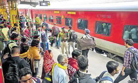 Inquiry into station stampede on fast track, report soon: Rlys