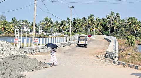 Image of an approach road used for representational purposes only
